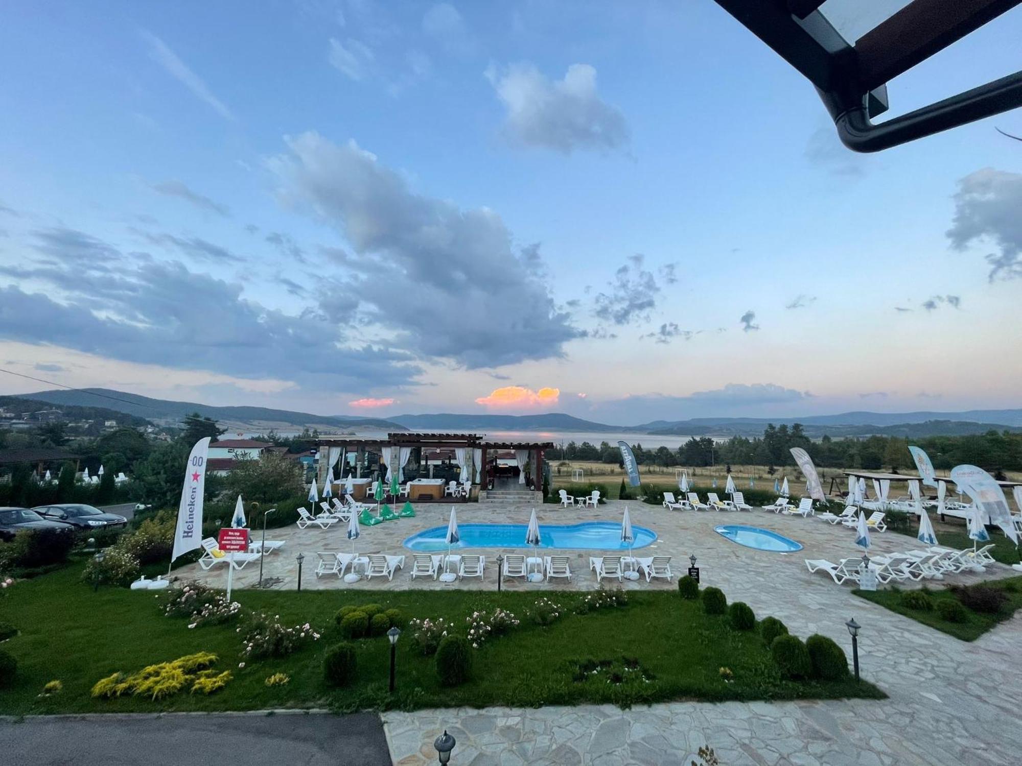 Family Hotel Eterno Tsigov Chark Buitenkant foto